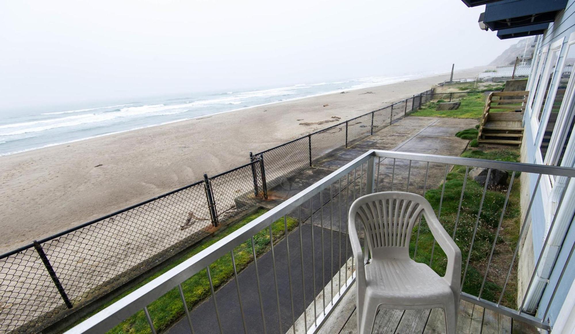 Sandcastle Beachfront Линкольн-Сити Экстерьер фото